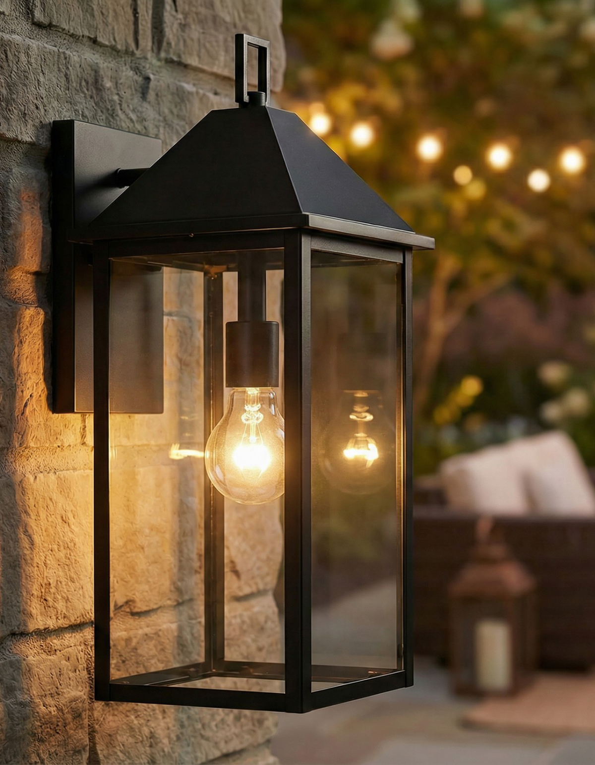 BELMONT 18-in. Outdoor Lantern - detail