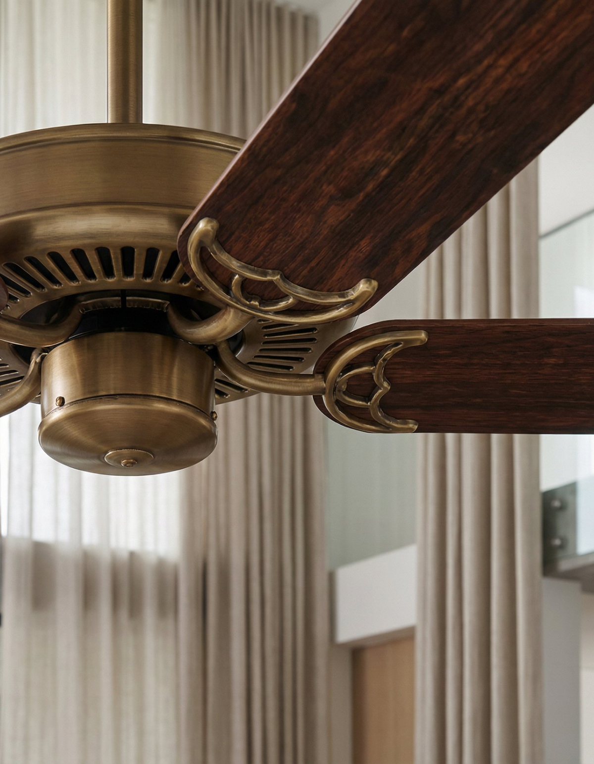 BASE CAMP Bronze fan – detail