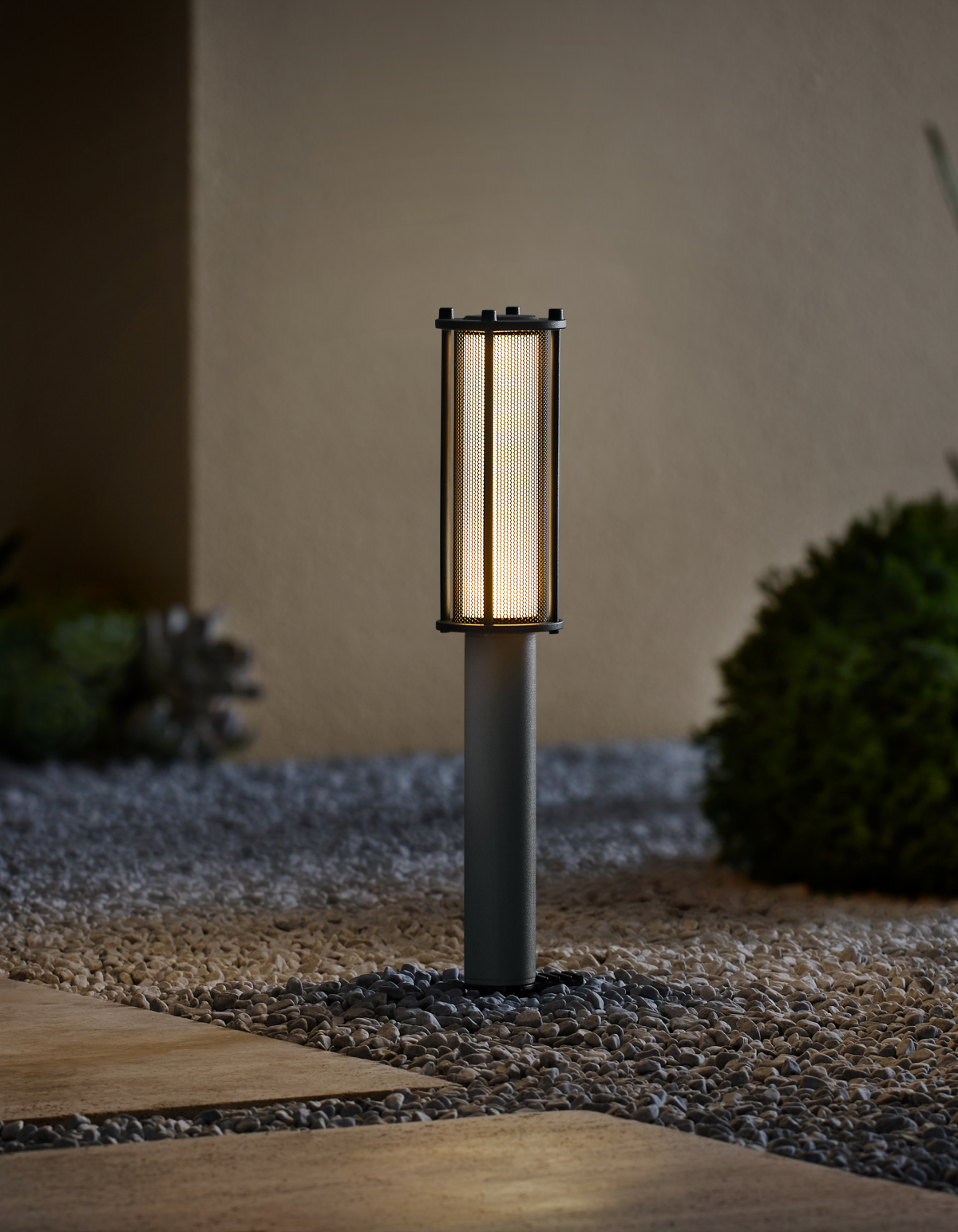 EVENING 14.1-in. Bollard – Black (390 lm) - Black#Finish_Black